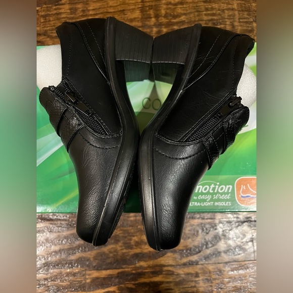 Easy Street Black booties - Picture 6 of 11